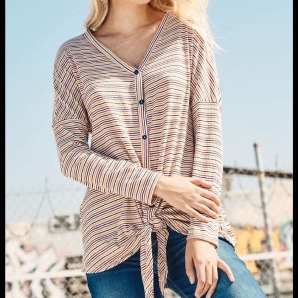 🛍Boutique Liquidation- Button Down Top